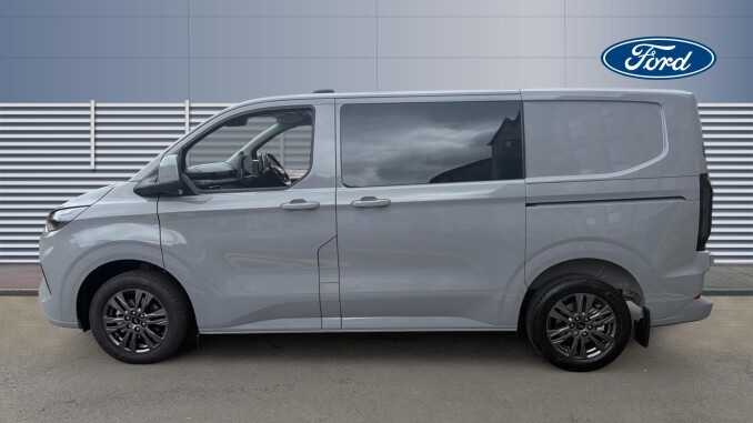 Ford Transit Custom 320 L1 Diesel Fwd 2.0 EcoBlue 170ps H1 Double Cab Van Limited Auto - Image 4